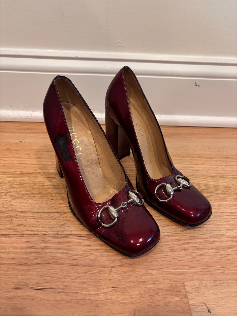 Gucci burgundy patent leather pumps size 7